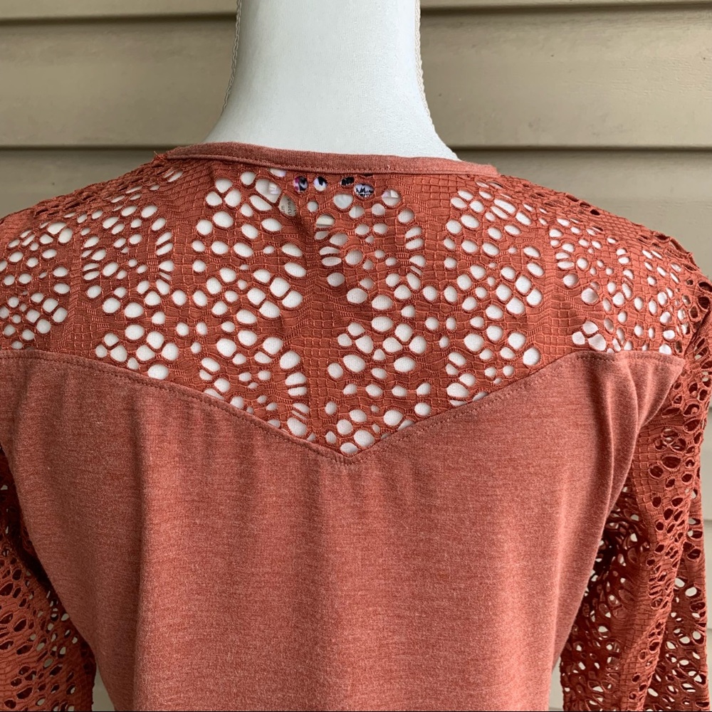 •Simply Noelle• Long Sleeve Eyelet Embellished Top - Size S/M (8-10) - Picture 7 of 10